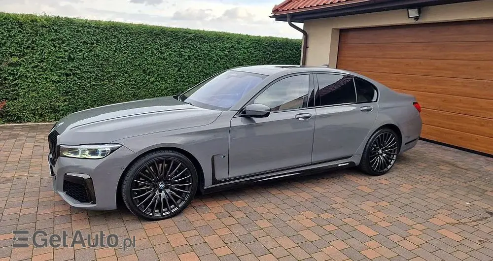 BMW Seria 7 750i xDrive sport