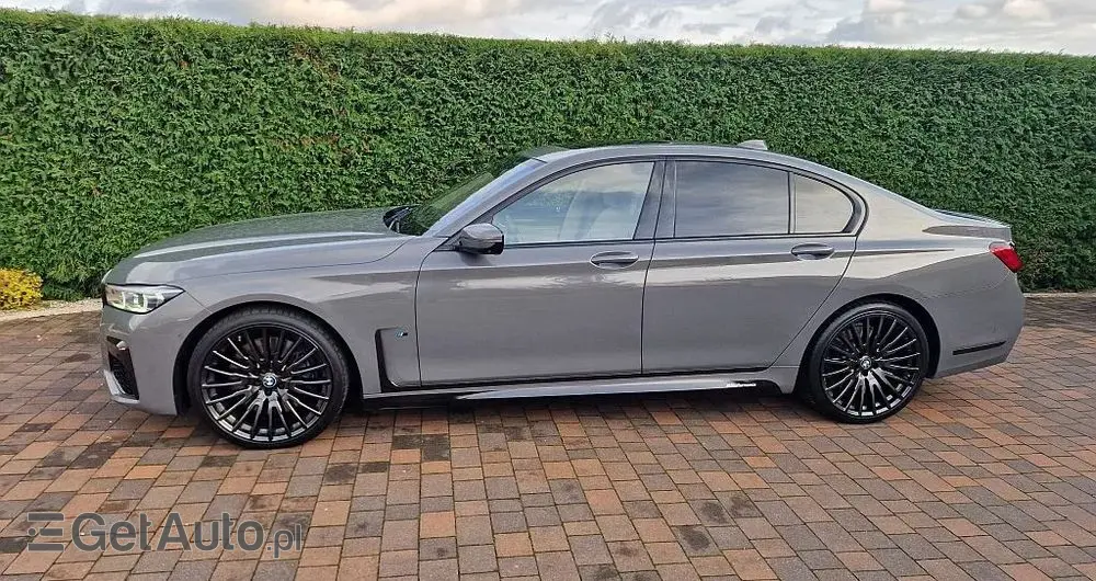 BMW Seria 7 750i xDrive sport