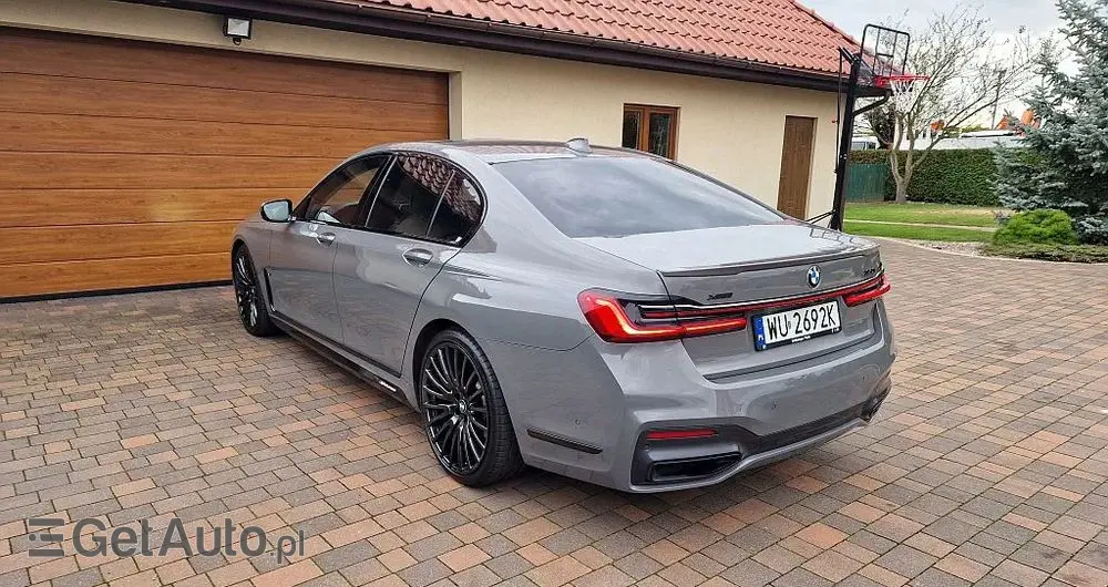BMW Seria 7 750i xDrive sport