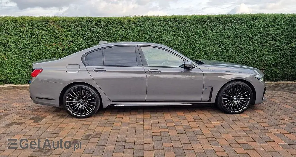 BMW Seria 7 750i xDrive sport