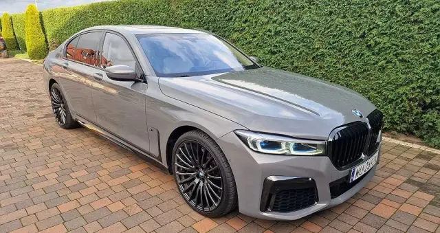 BMW Seria 7 750i xDrive sport