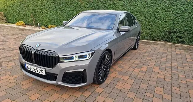 BMW Seria 7 750i xDrive sport
