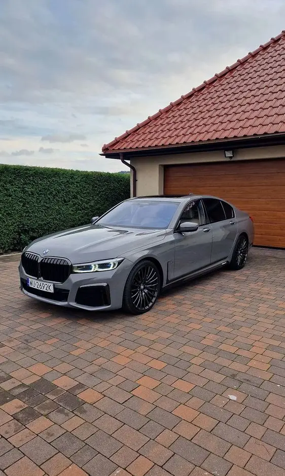 BMW Seria 7 750i xDrive sport