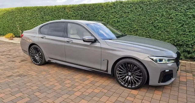 BMW Seria 7 750i xDrive sport
