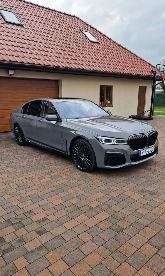 BMW Seria 7 750i xDrive sport