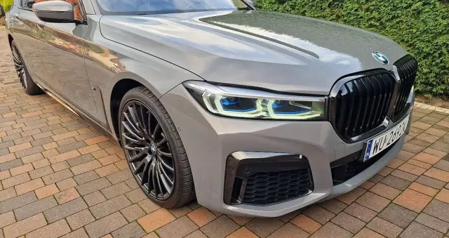 BMW Seria 7 750i xDrive sport