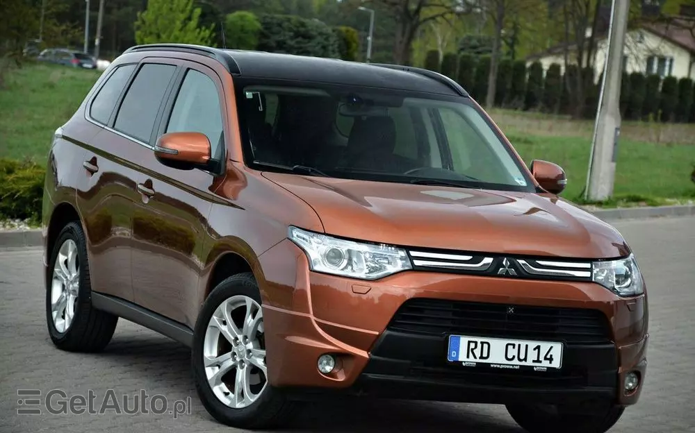 MITSUBISHI Outlander 