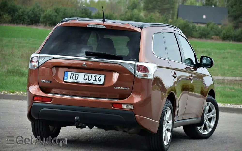 MITSUBISHI Outlander 