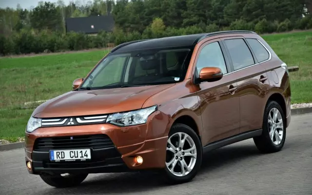 MITSUBISHI Outlander 