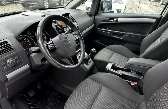 OPEL Zafira 