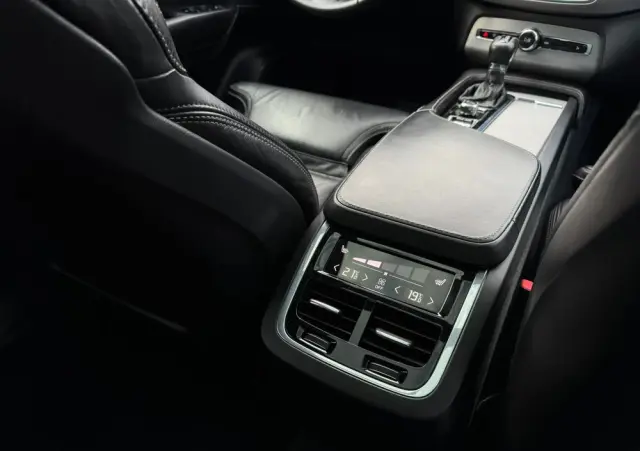 VOLVO XC 90 D5 AWD Geartronic Inscription