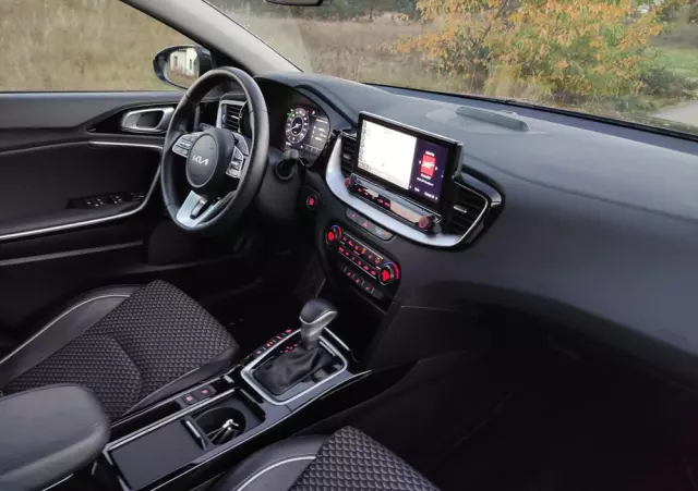 KIA XCeed 1.6 GDI PHEV L Business Line DCT