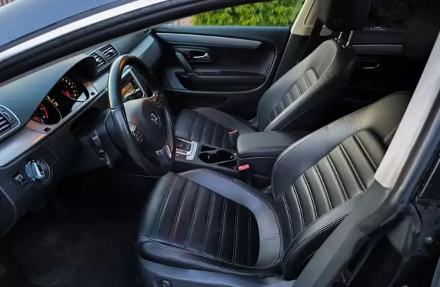 VOLKSWAGEN Passat CC 