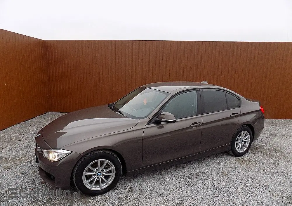 BMW Seria 3 316d Sport Line