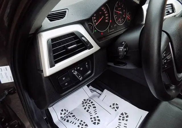 BMW Seria 3 316d Sport Line