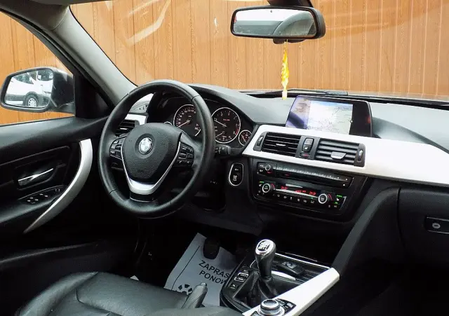 BMW Seria 3 316d Sport Line