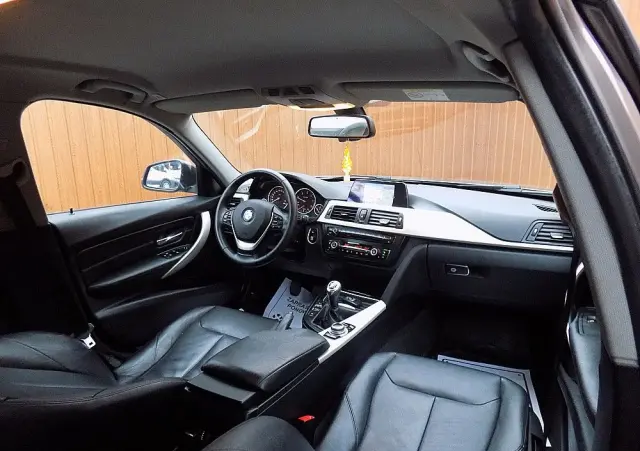 BMW Seria 3 316d Sport Line