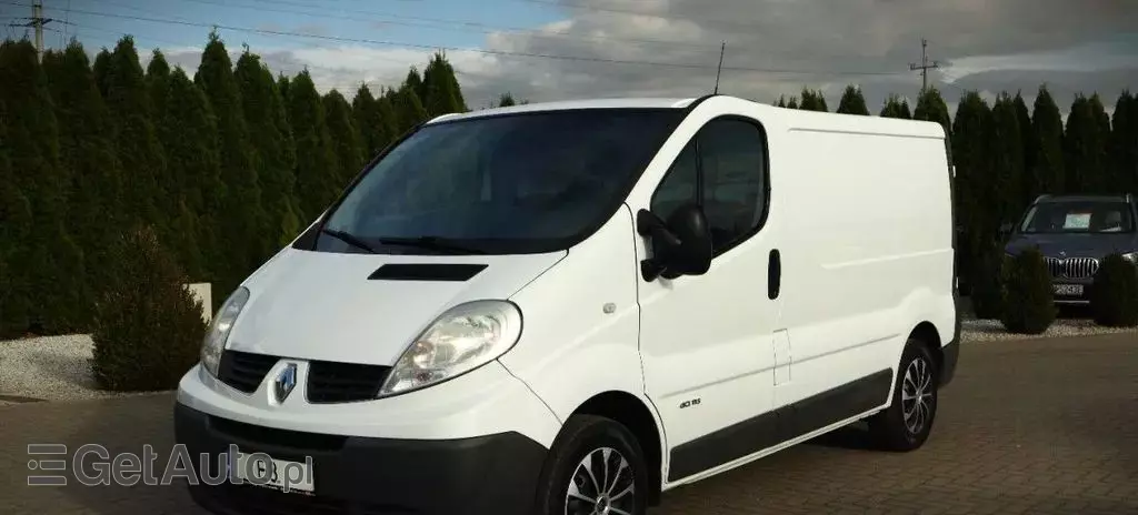 RENAULT Trafic 