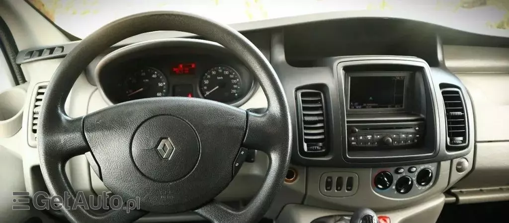 RENAULT Trafic 