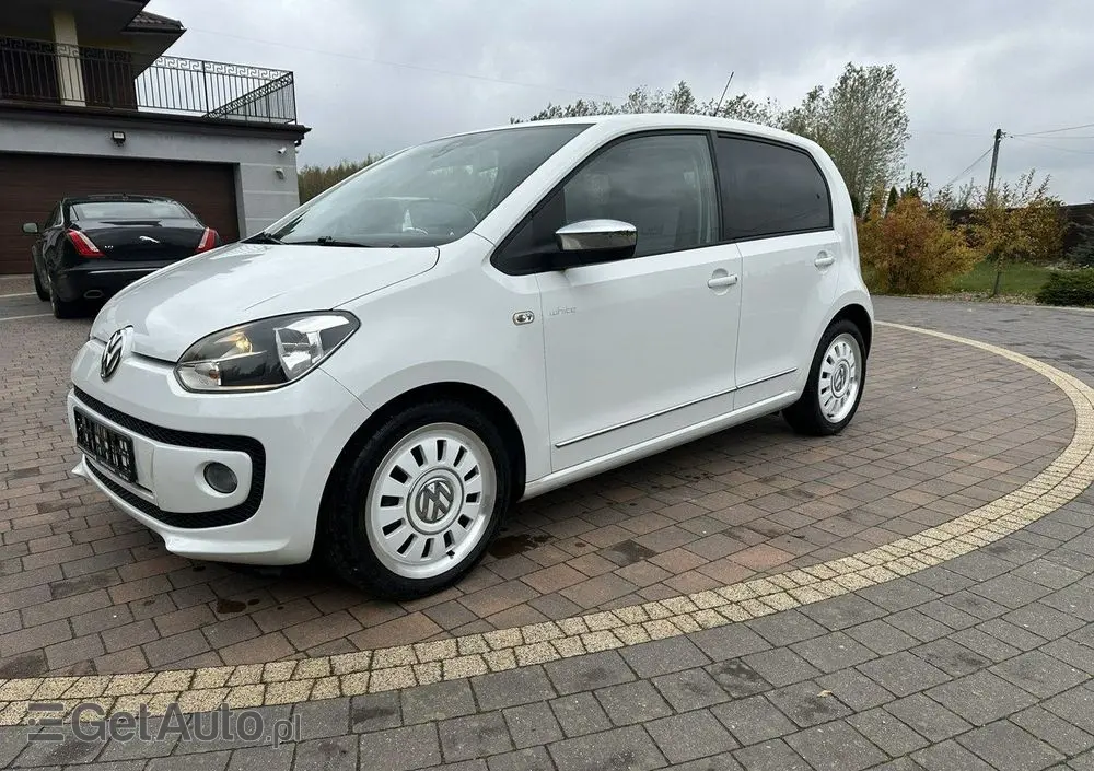 VOLKSWAGEN Up! 