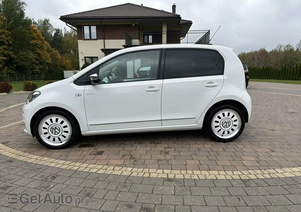 VOLKSWAGEN Up! 