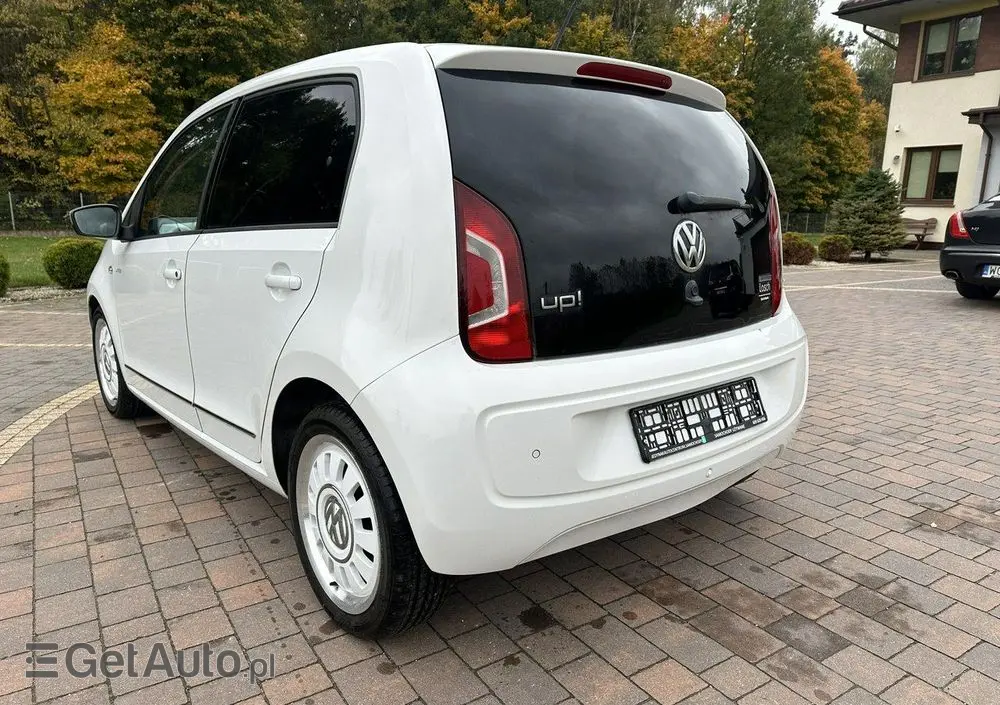 VOLKSWAGEN Up! 