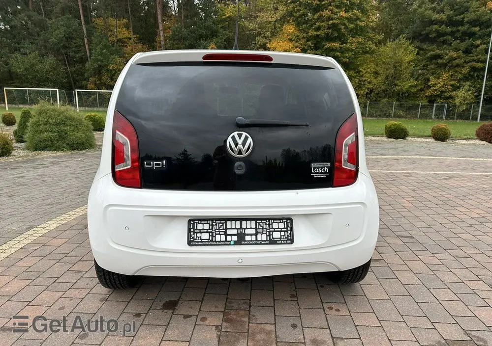 VOLKSWAGEN Up! 