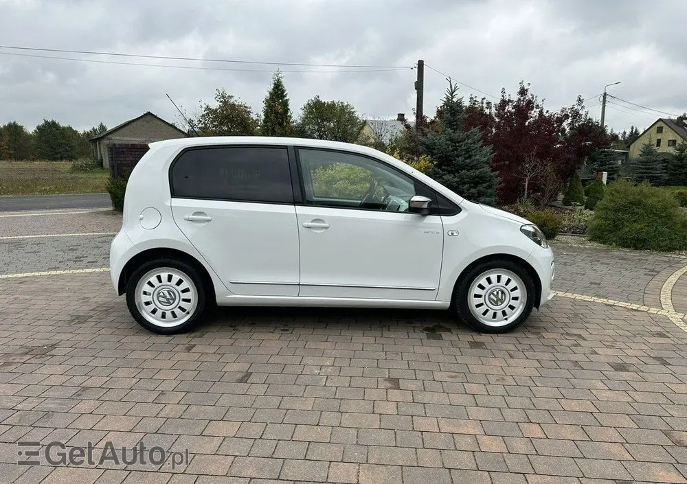 VOLKSWAGEN Up! 