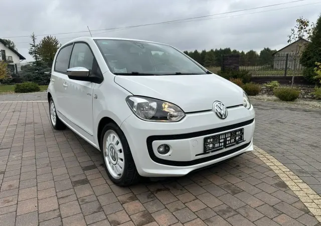 VOLKSWAGEN Up! 