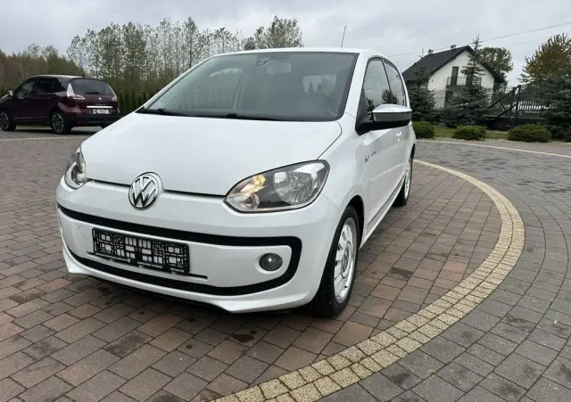 VOLKSWAGEN Up! 