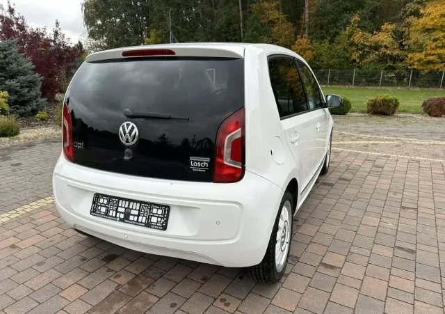 VOLKSWAGEN Up! 