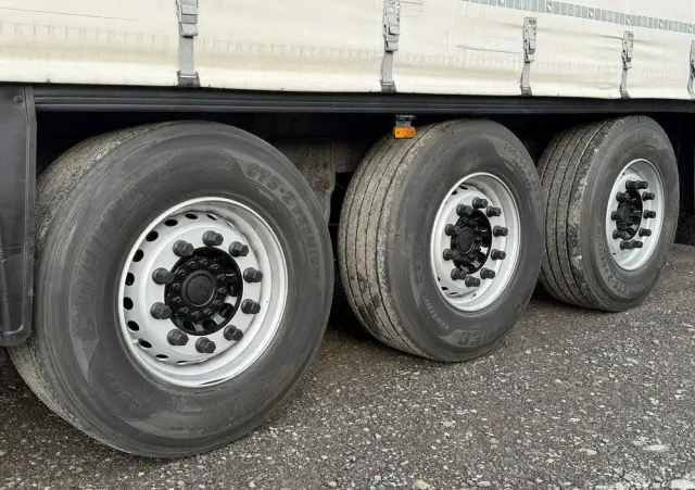 SCHMITZ CARGOBULL Standard Rama Ocynk Oś podnoszona Grudzień 2019r 