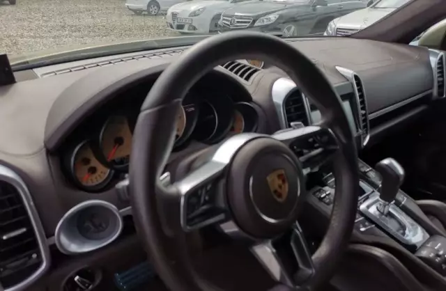 PORSCHE Cayenne 
