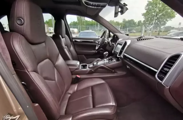 PORSCHE Cayenne 