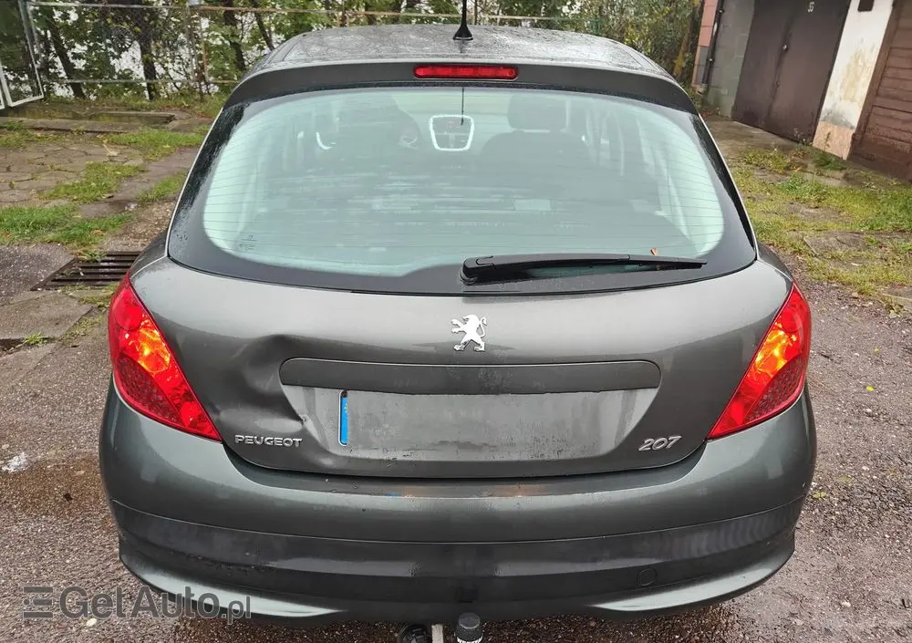 PEUGEOT 207 1.4 16V Presence