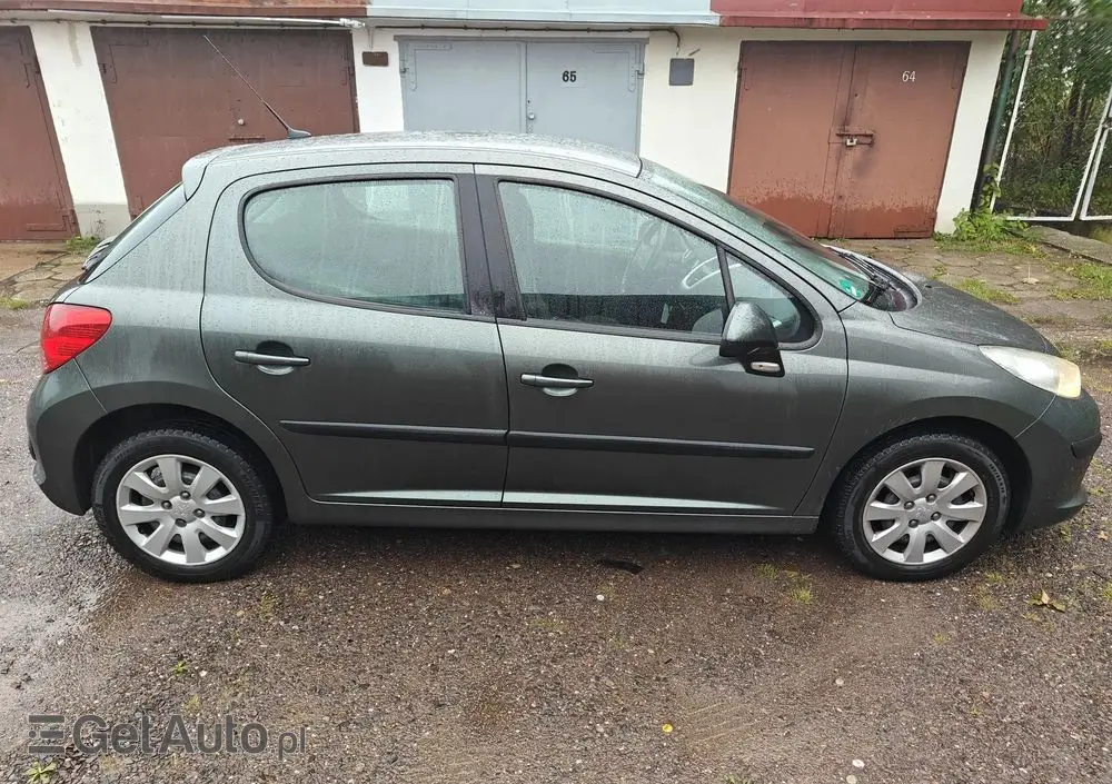 PEUGEOT 207 1.4 16V Presence
