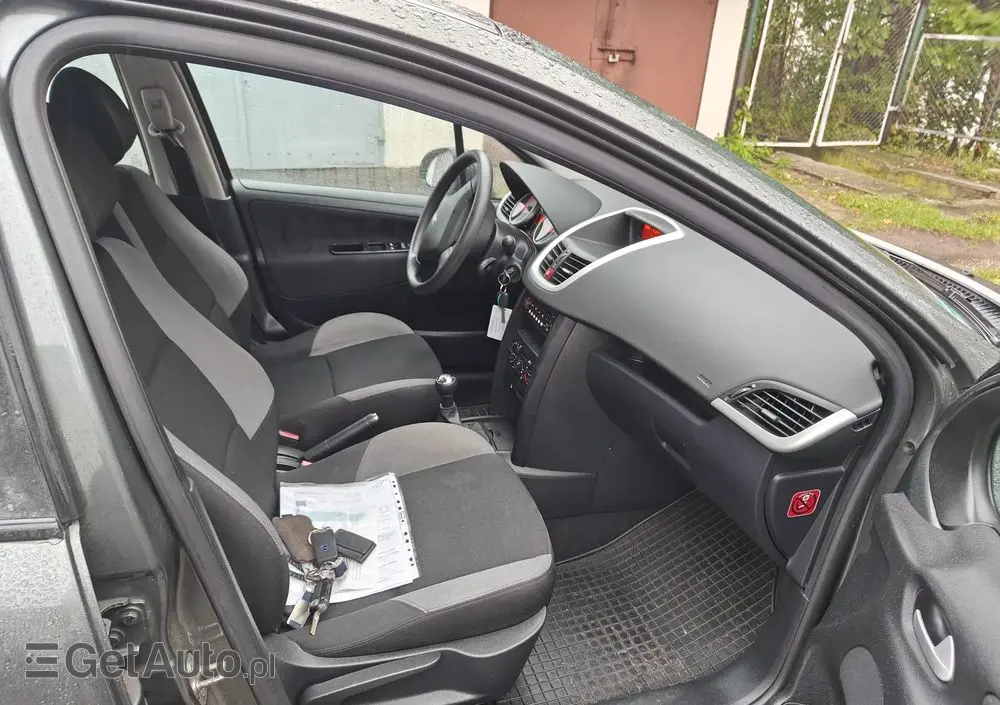 PEUGEOT 207 1.4 16V Presence