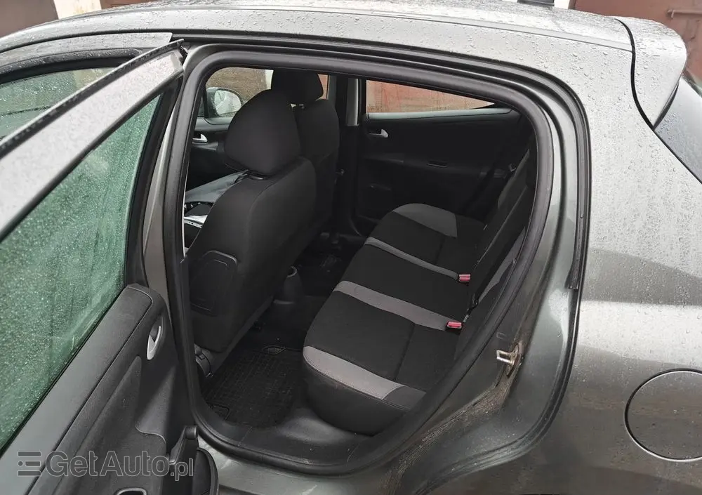 PEUGEOT 207 1.4 16V Presence