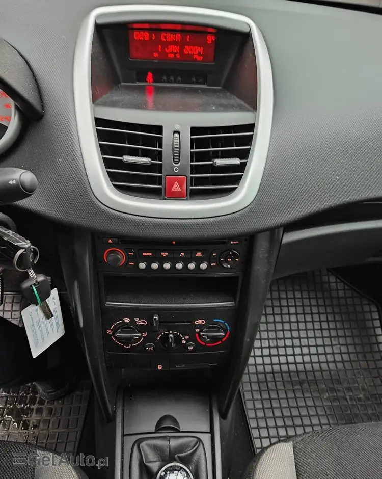 PEUGEOT 207 1.4 16V Presence