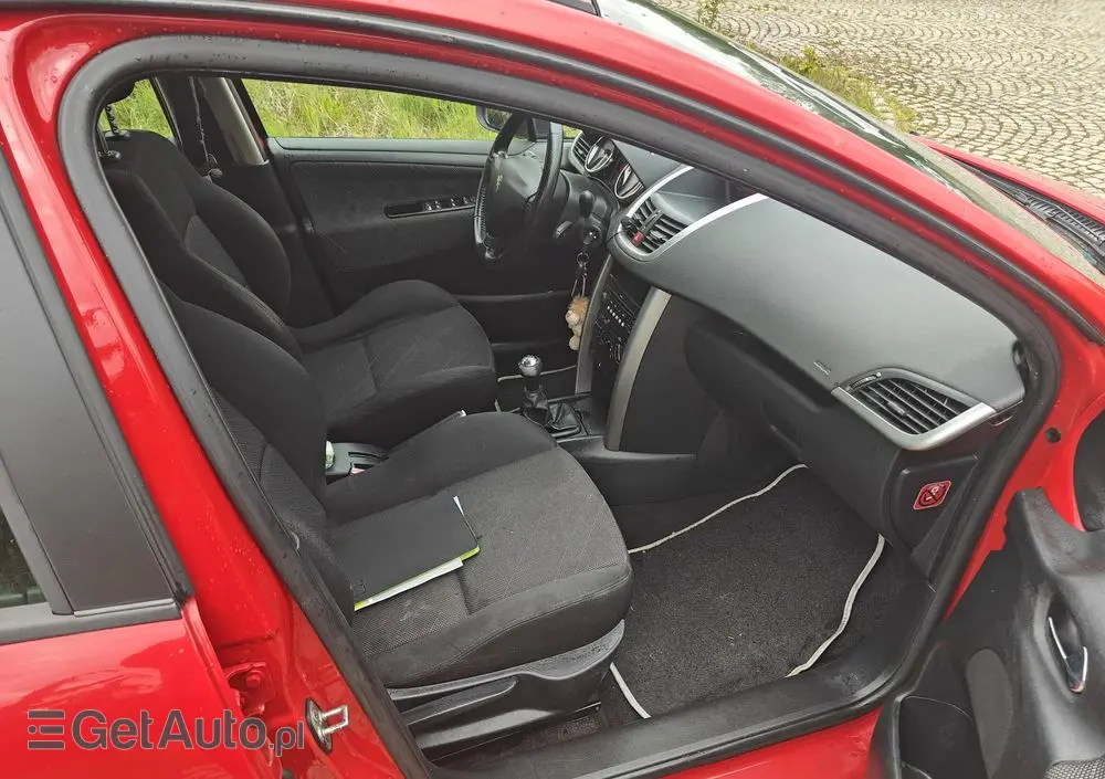 PEUGEOT 207 1.4 16V Presence