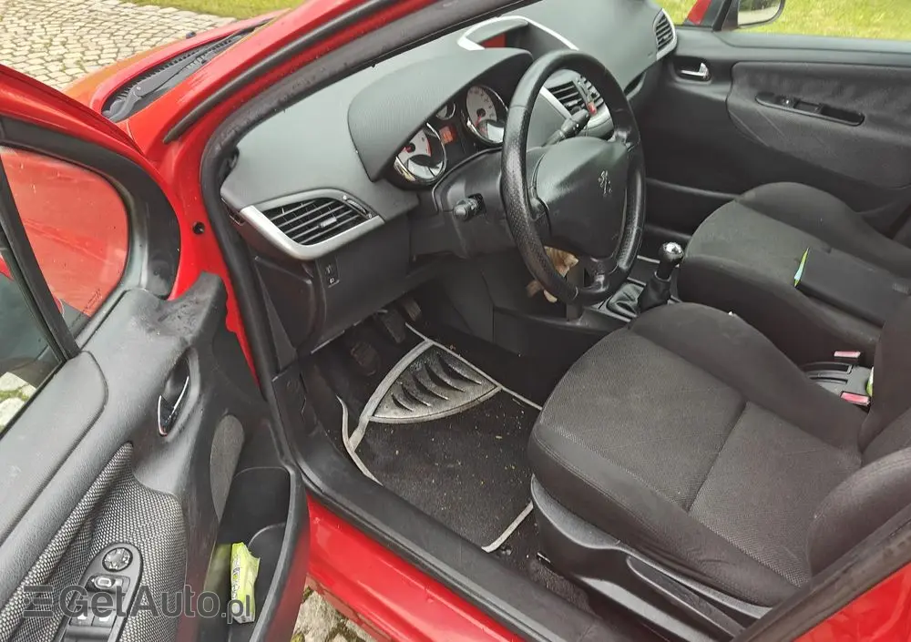 PEUGEOT 207 1.4 16V Presence
