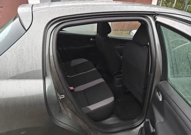 PEUGEOT 207 1.4 16V Presence