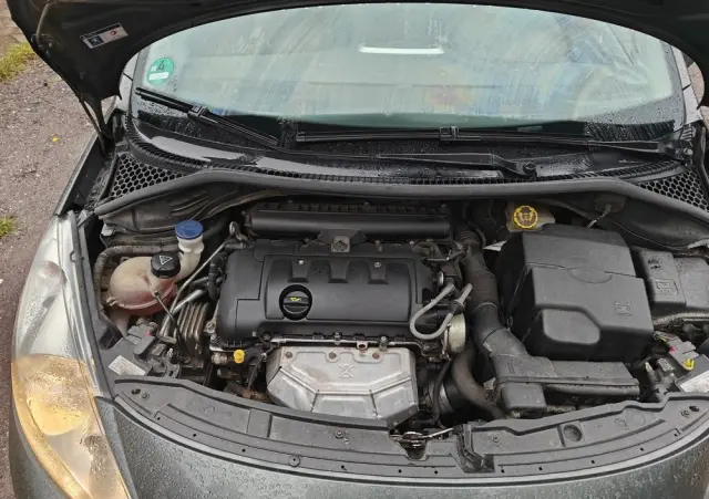 PEUGEOT 207 1.4 16V Presence