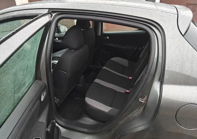 PEUGEOT 207 1.4 16V Presence