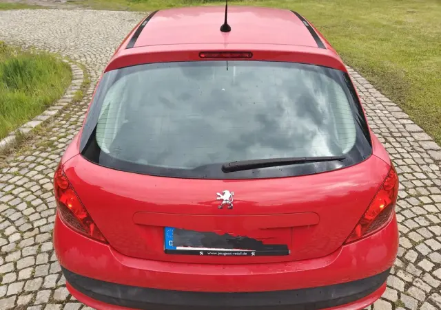 PEUGEOT 207 1.4 16V Presence