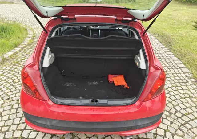 PEUGEOT 207 1.4 16V Presence