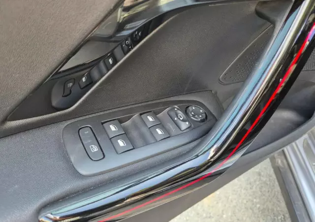 PEUGEOT 2008 PureTech 110 Stop&Start GT-Line Edition