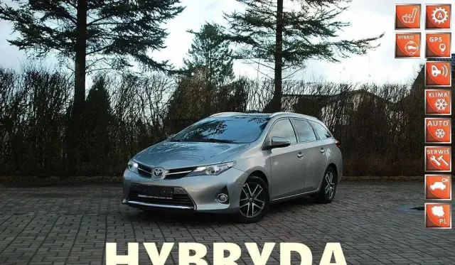 TOYOTA Auris 