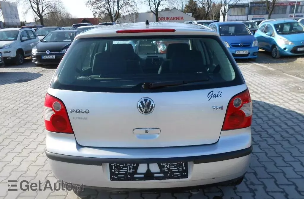 VOLKSWAGEN Polo 
