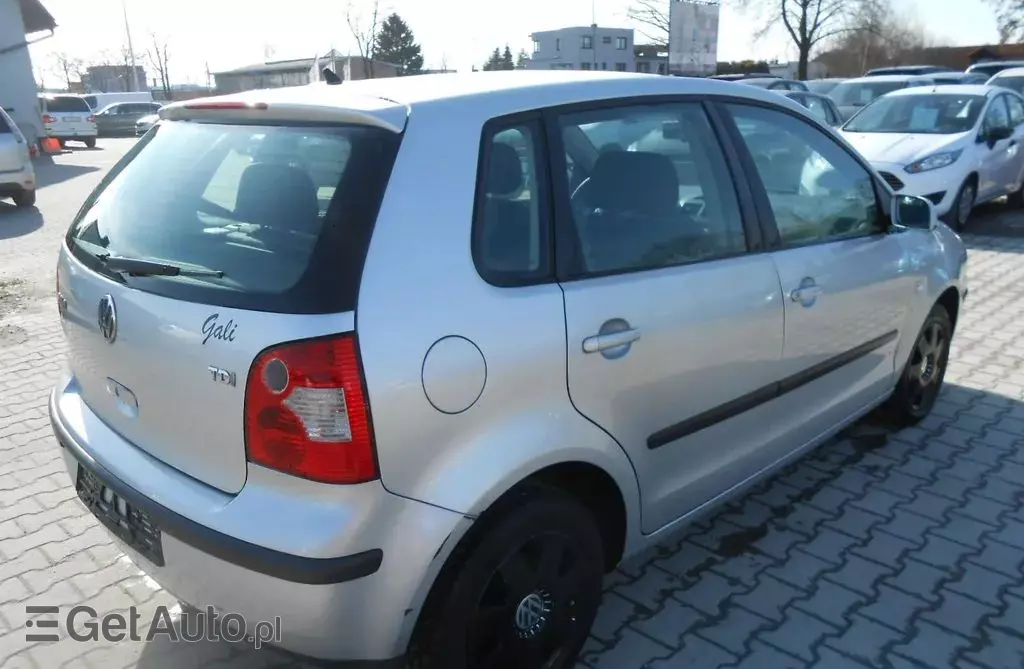 VOLKSWAGEN Polo 